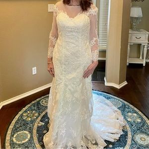 Long Sleeve Lace Wedding Gown Size 14/16 custom made